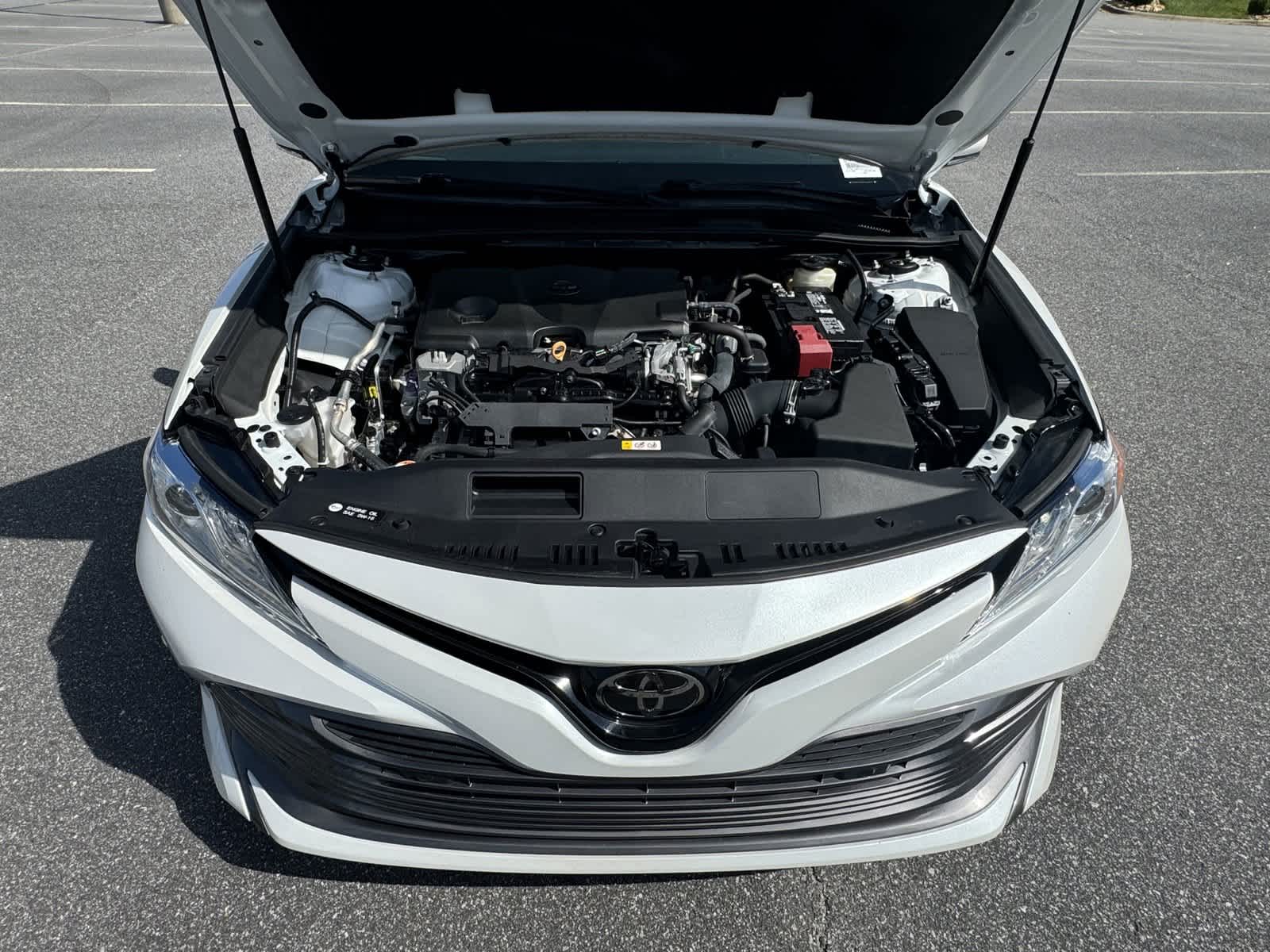 2018 Toyota Camry XLE 33