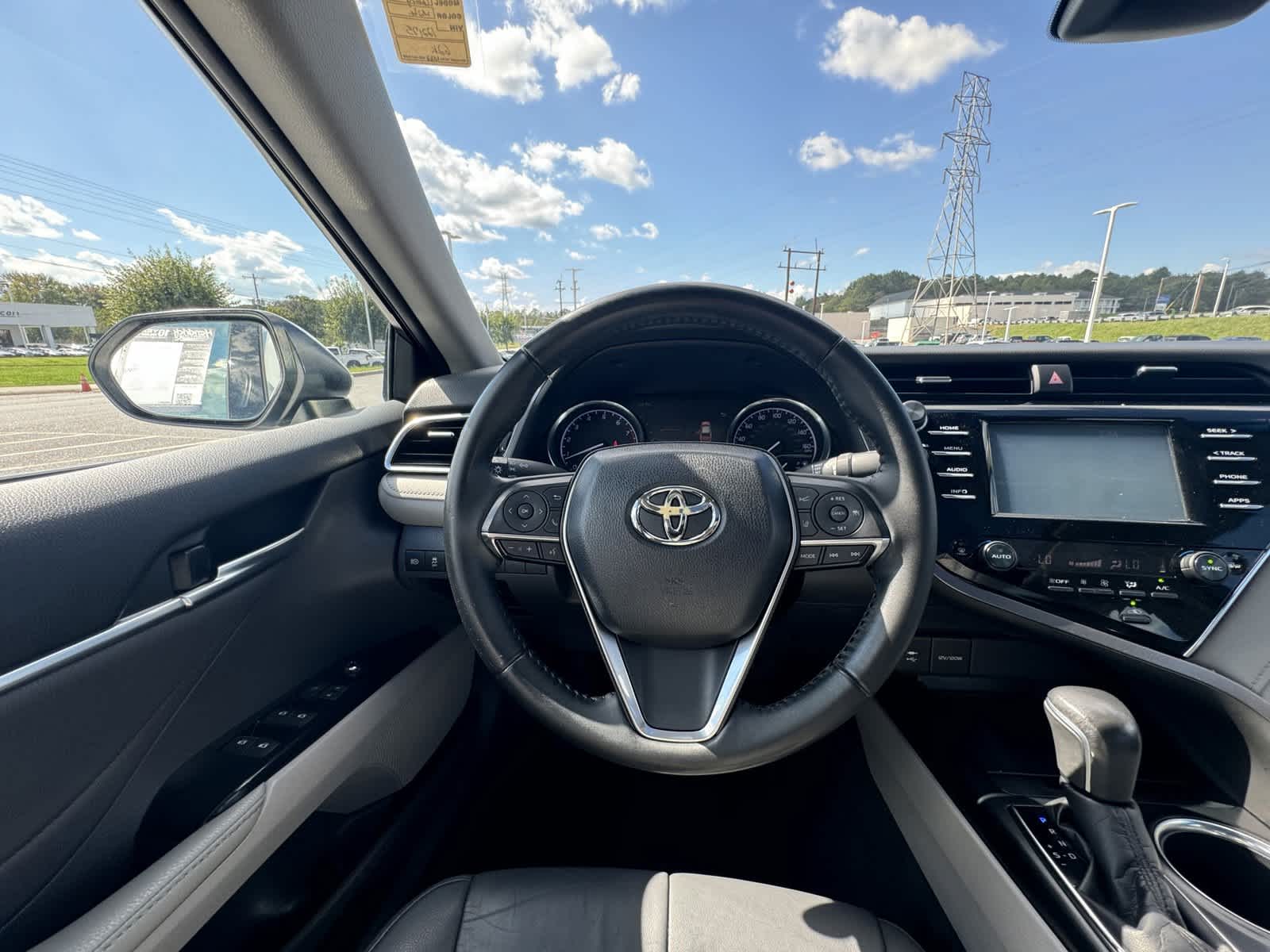 2018 Toyota Camry XLE 17