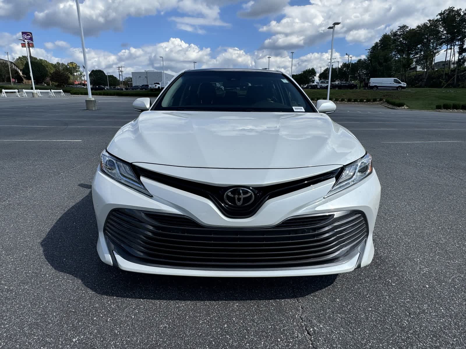 2018 Toyota Camry XLE 3