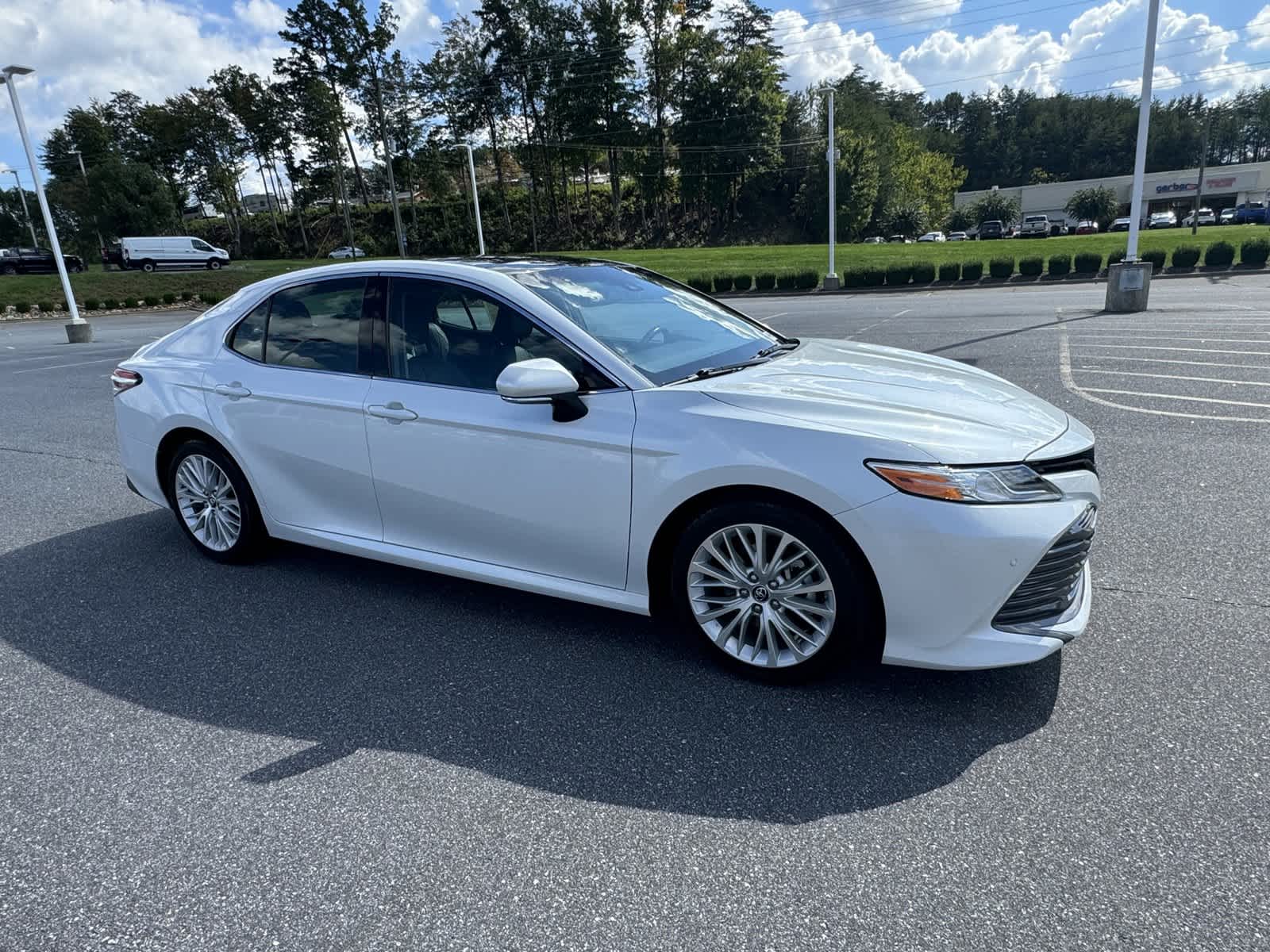 2018 Toyota Camry XLE 2