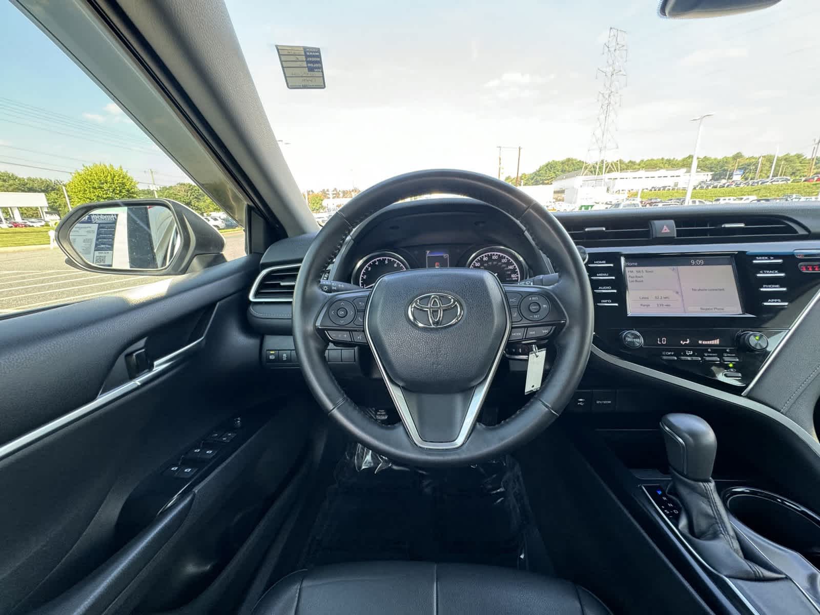 2018 Toyota Camry SE 18