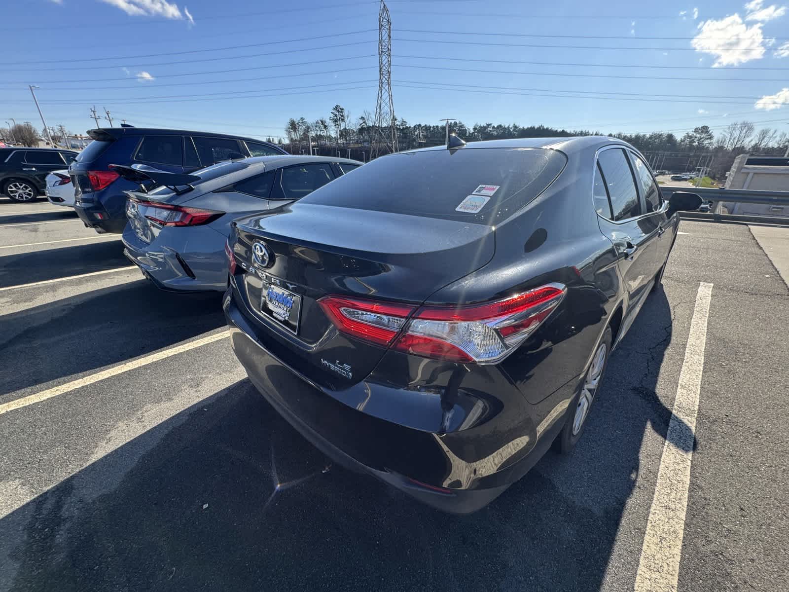 2020 Toyota Camry Hybrid LE 9