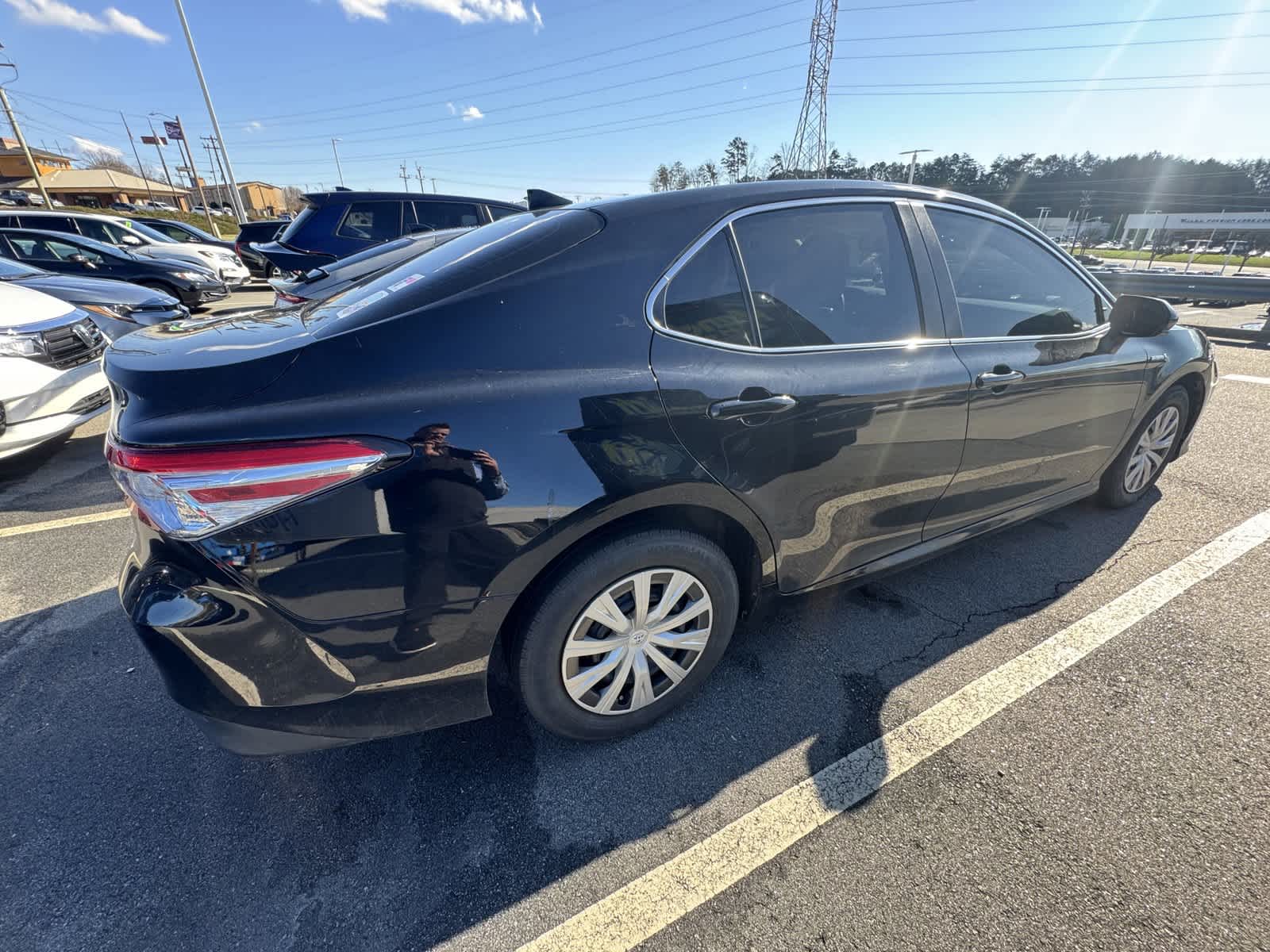 2020 Toyota Camry Hybrid LE 8