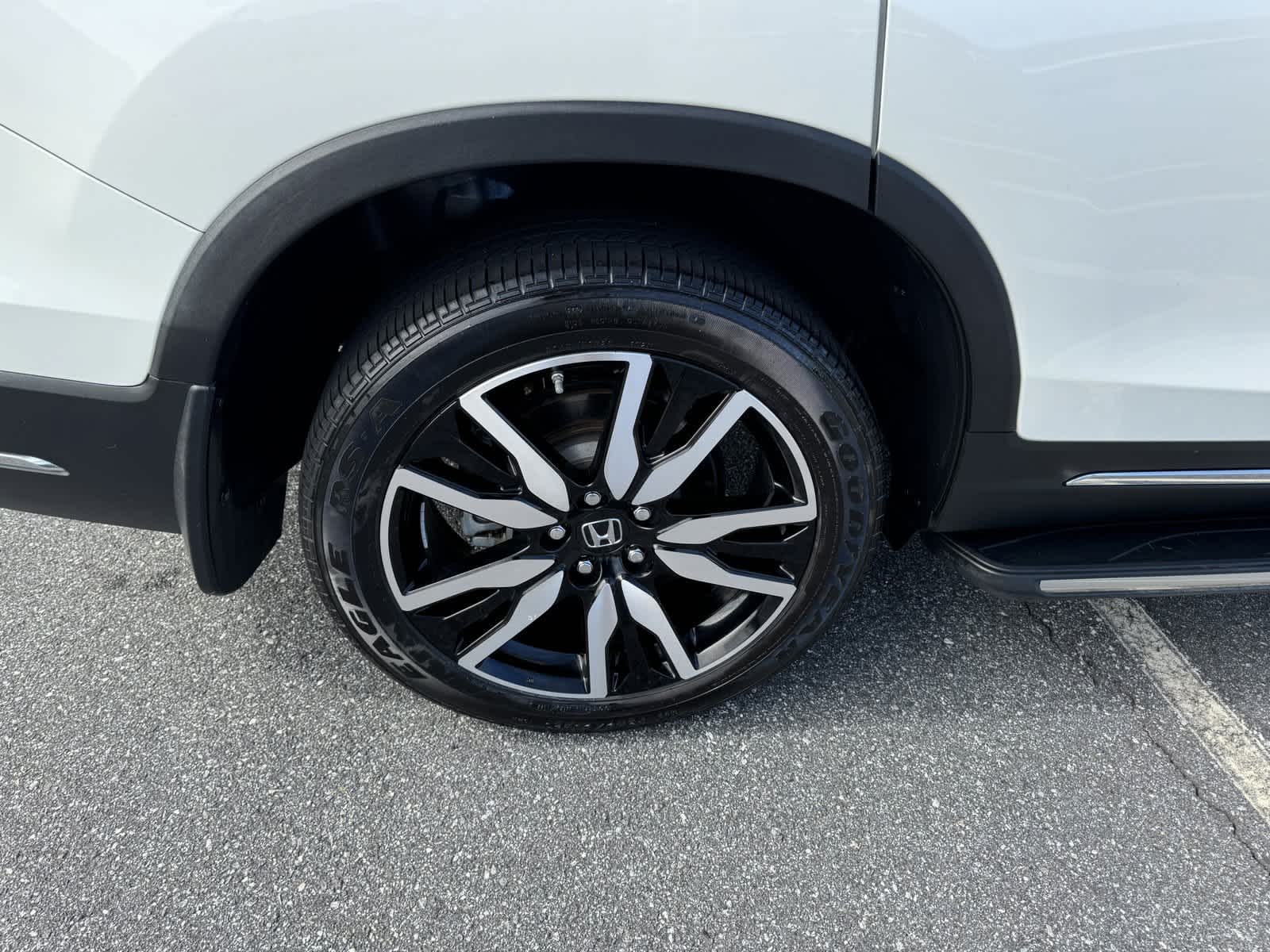 2019 Honda Pilot Touring 7-Passenger 11