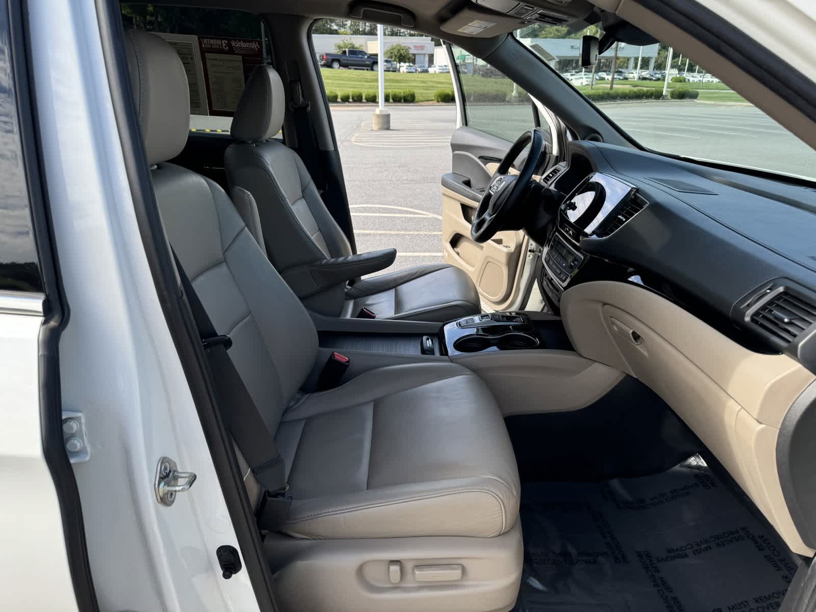 2019 Honda Pilot Touring 7-Passenger 23