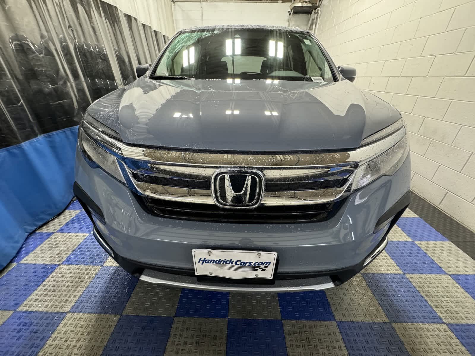 2022 Honda Pilot Touring 7-Passenger 3