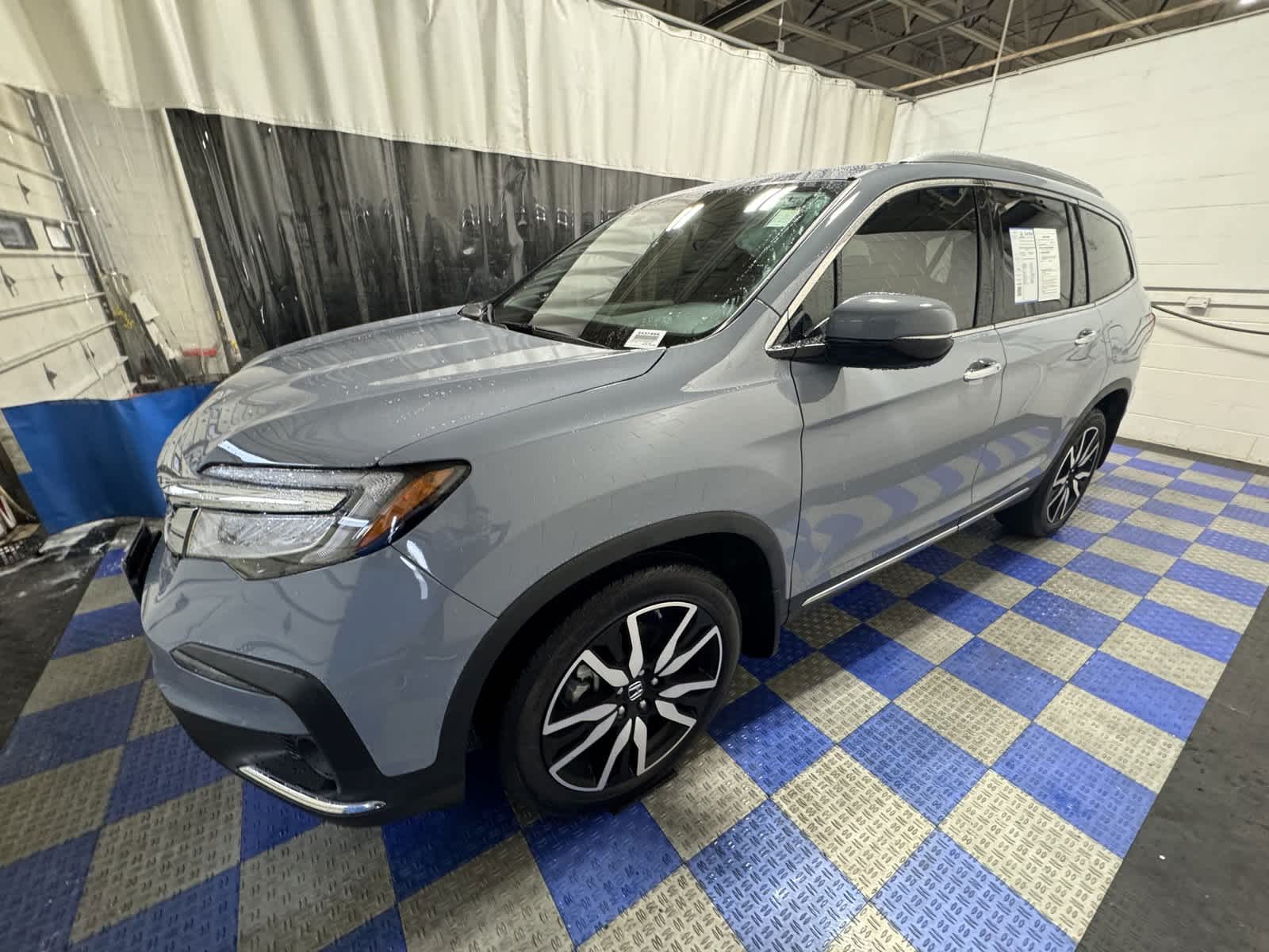 2022 Honda Pilot Touring 7-Passenger 4