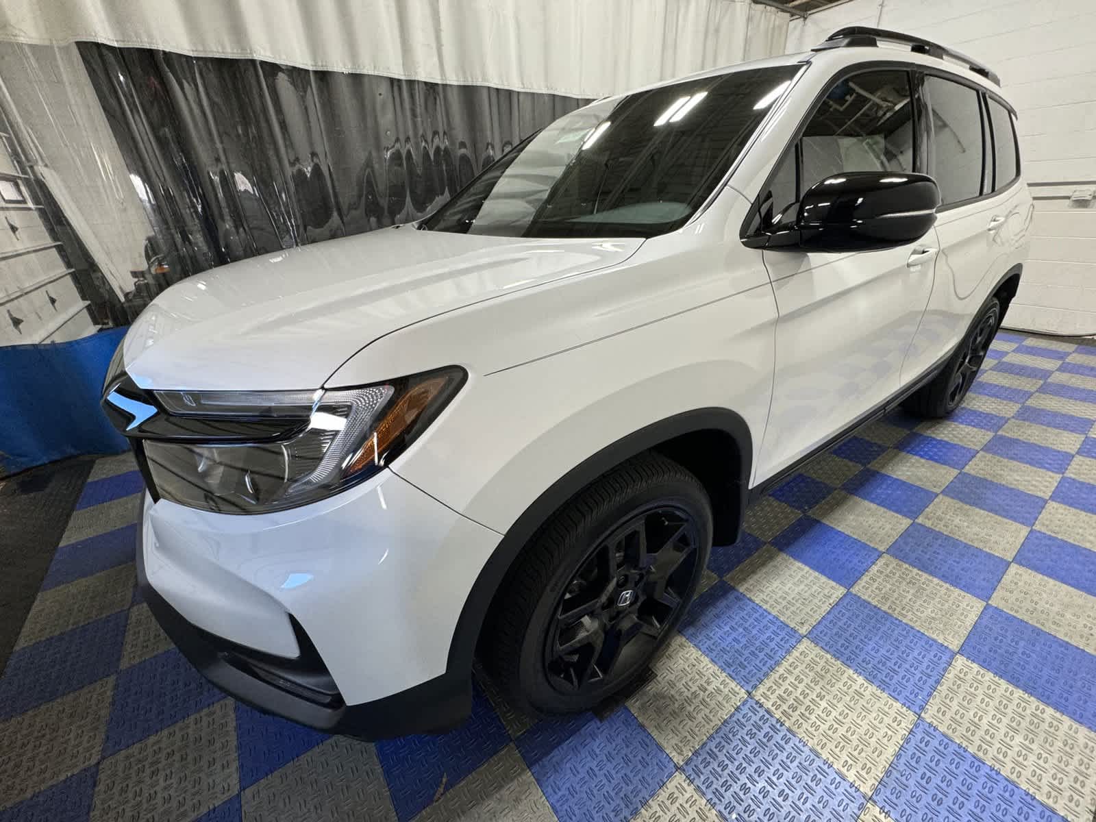 2025 Honda Passport Black Edition 4