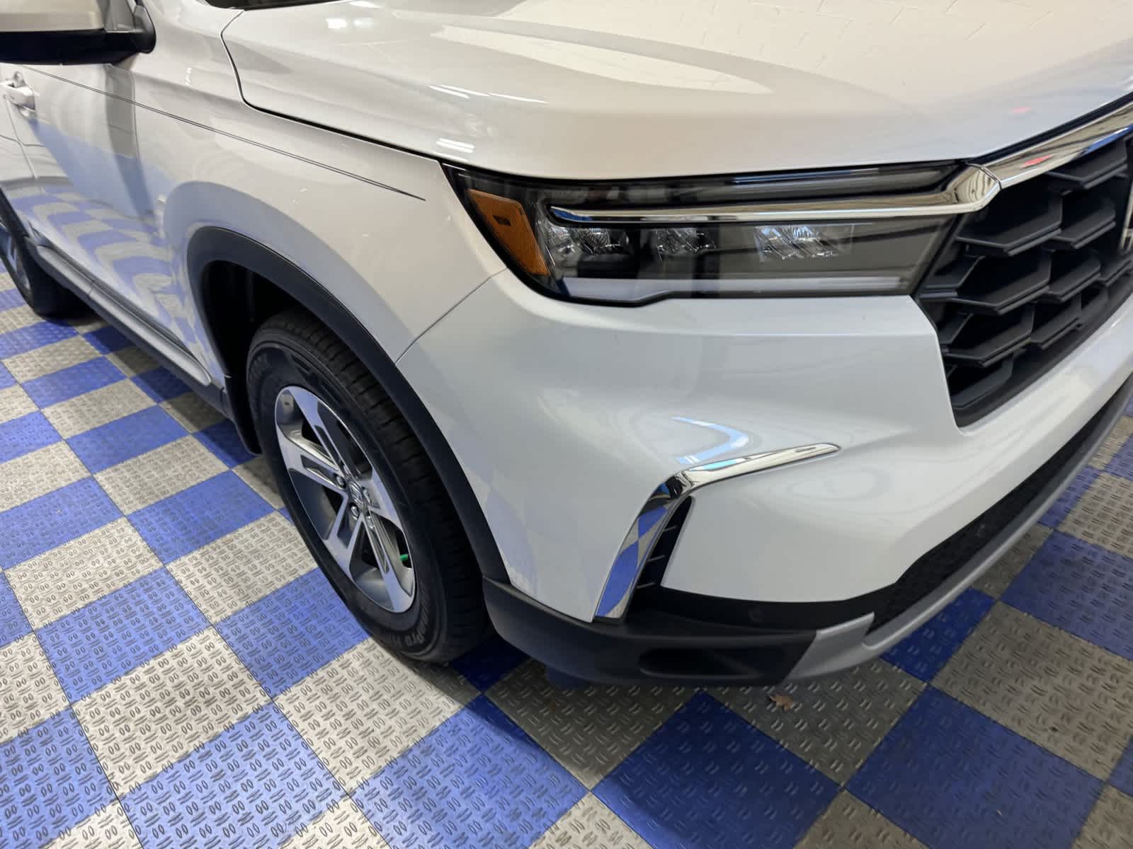 2025 Honda Pilot EX-L 2