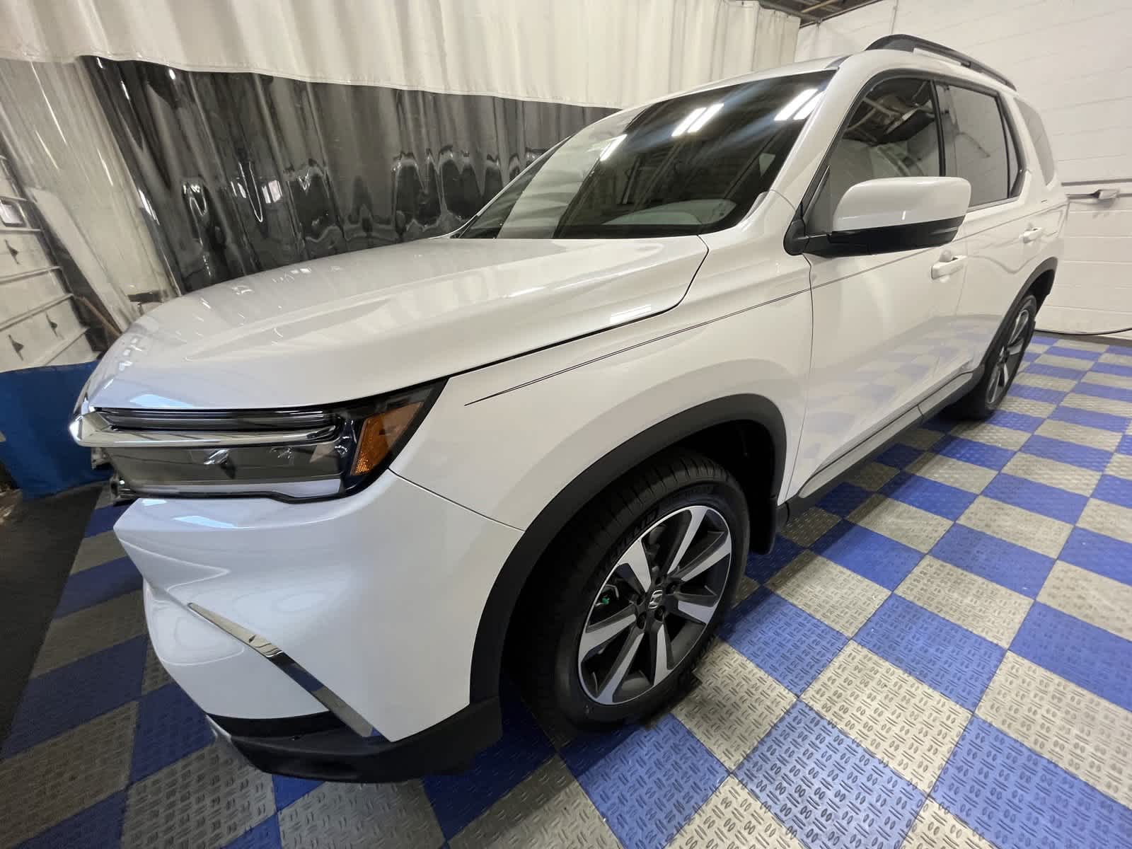 2025 Honda Pilot Touring 4