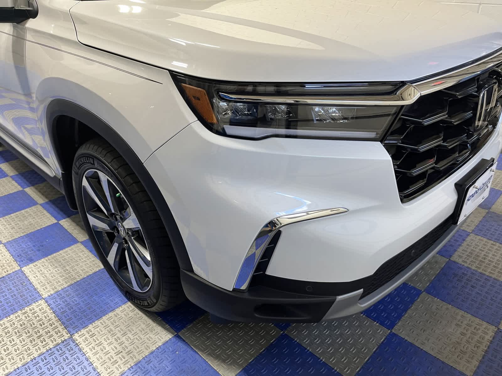 2025 Honda Pilot Touring 2