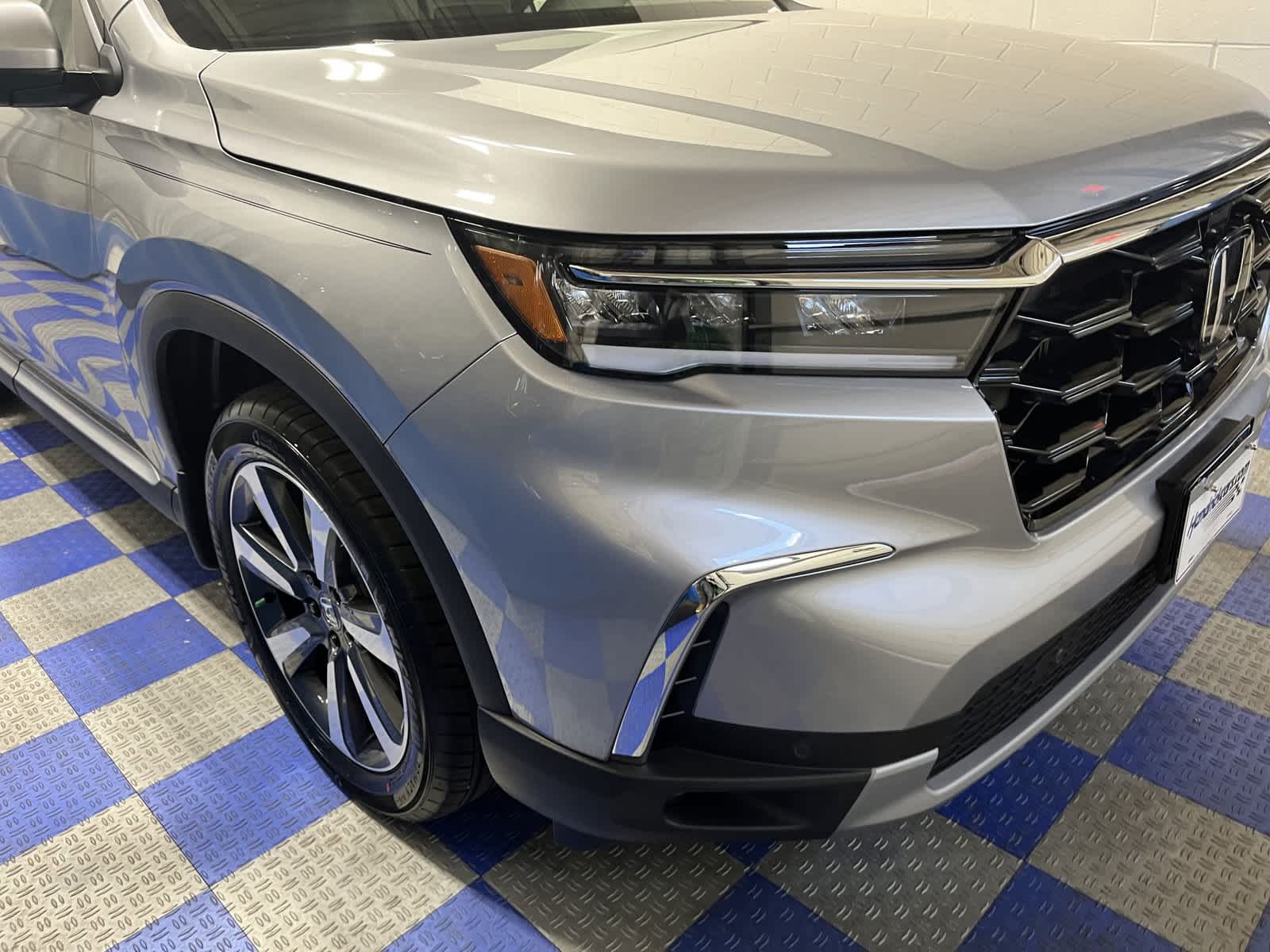 2025 Honda Pilot Touring 2