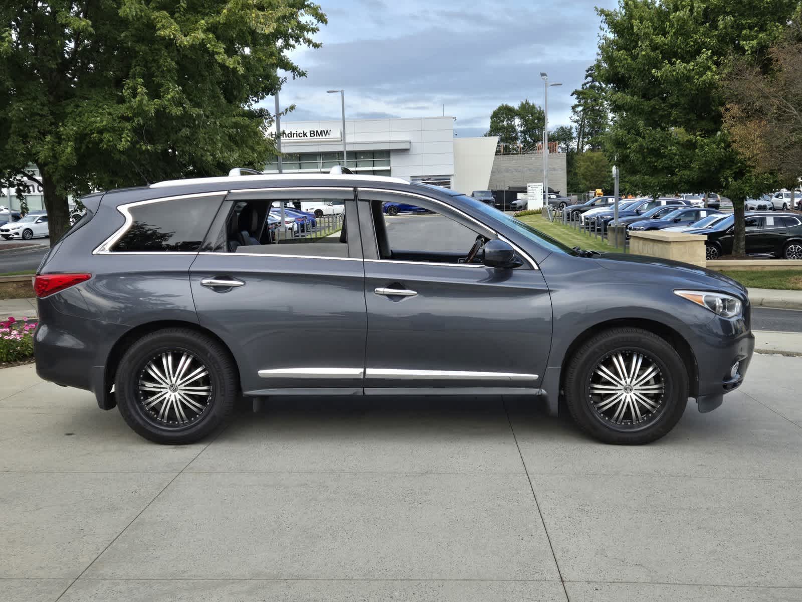 2013 INFINITI JX35  8