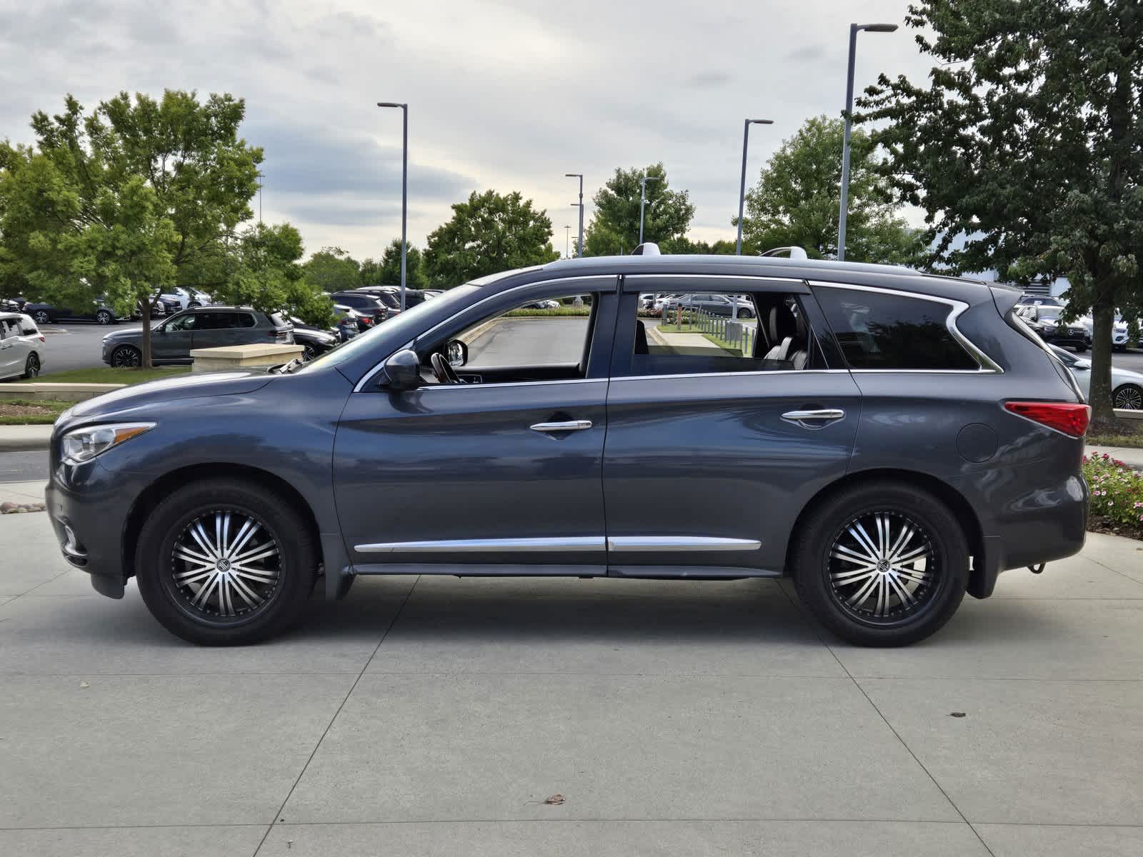 2013 INFINITI JX35  5