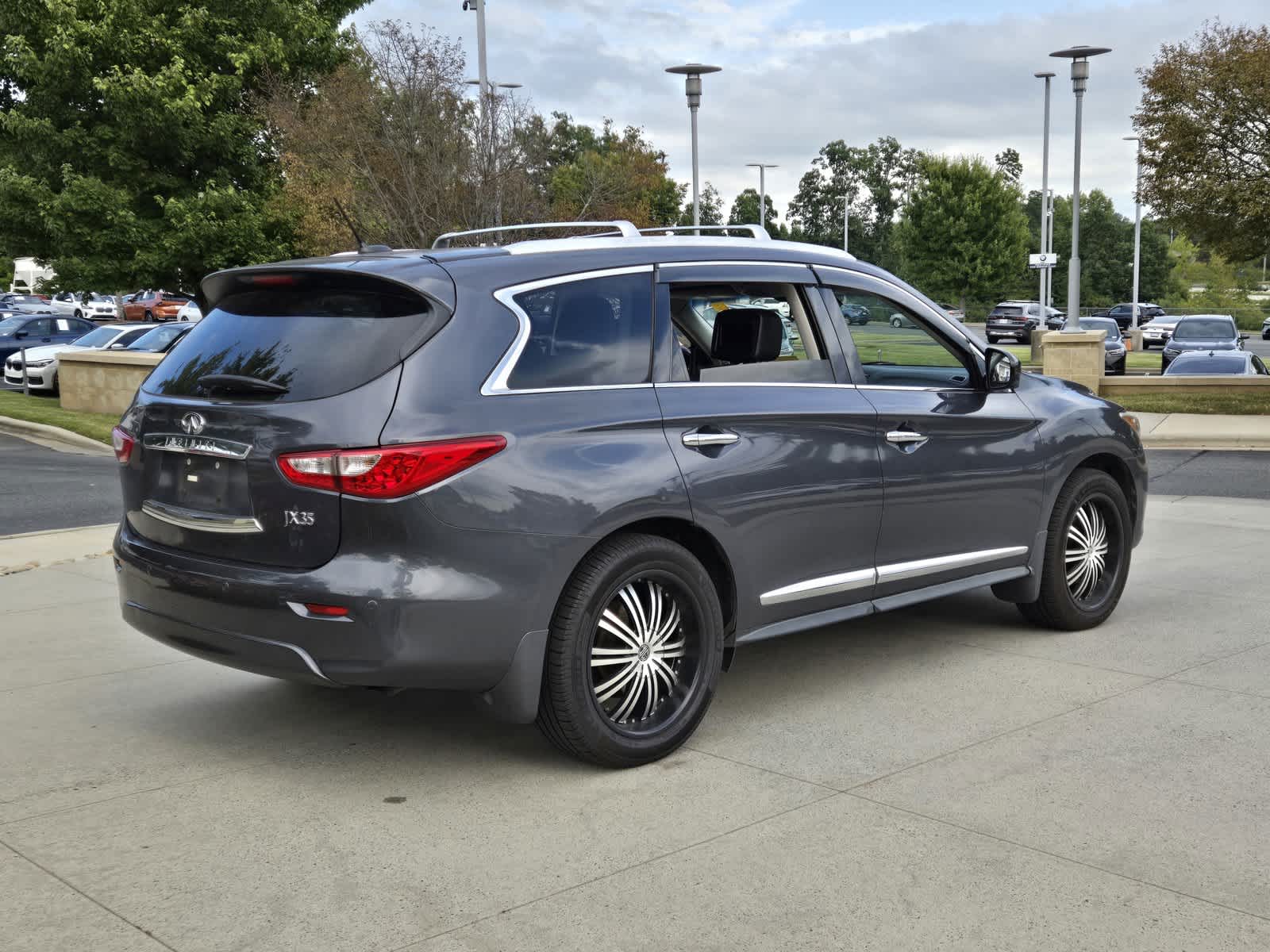 2013 INFINITI JX35  9