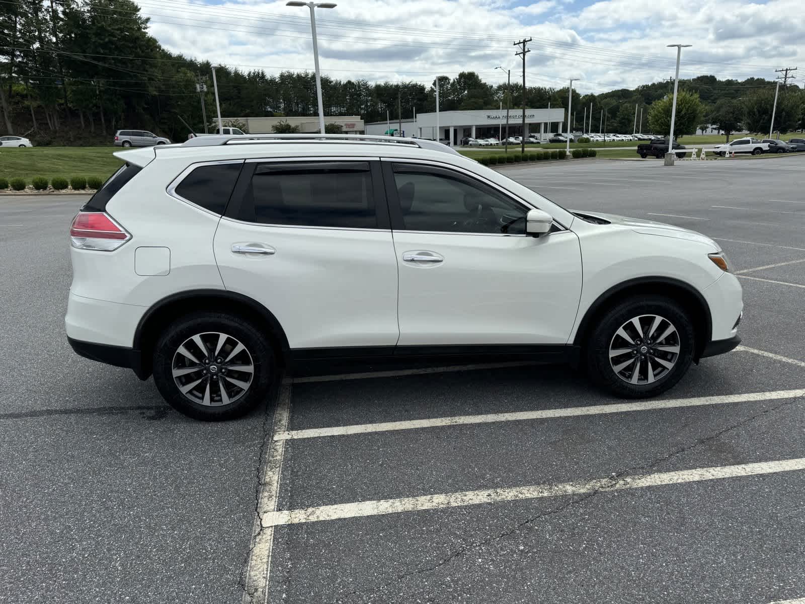 2014 Nissan Rogue SL 11