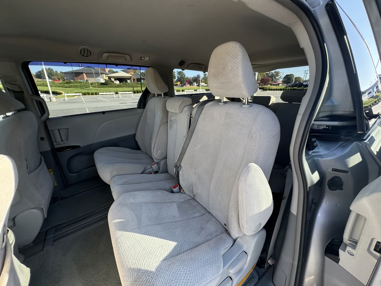 2012 Toyota Sienna LE 28