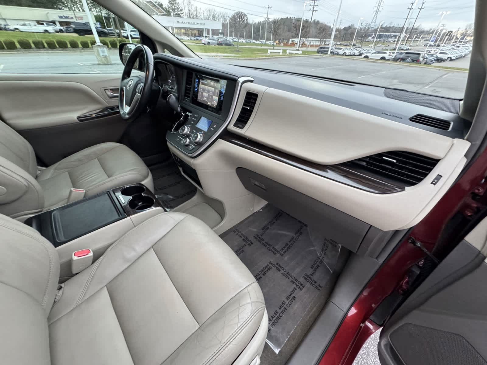 2015 Toyota Sienna XLE 19