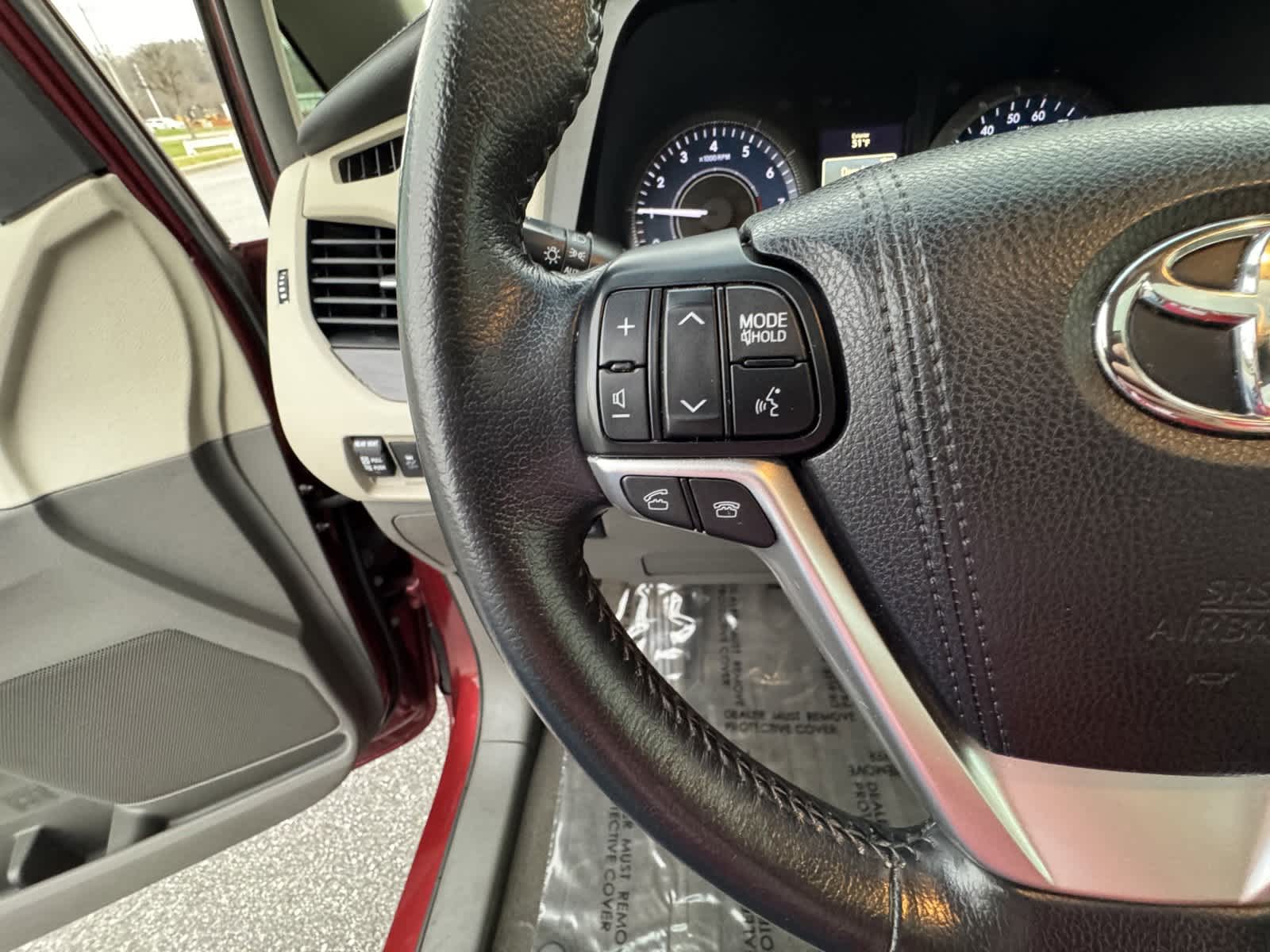 2015 Toyota Sienna XLE 18