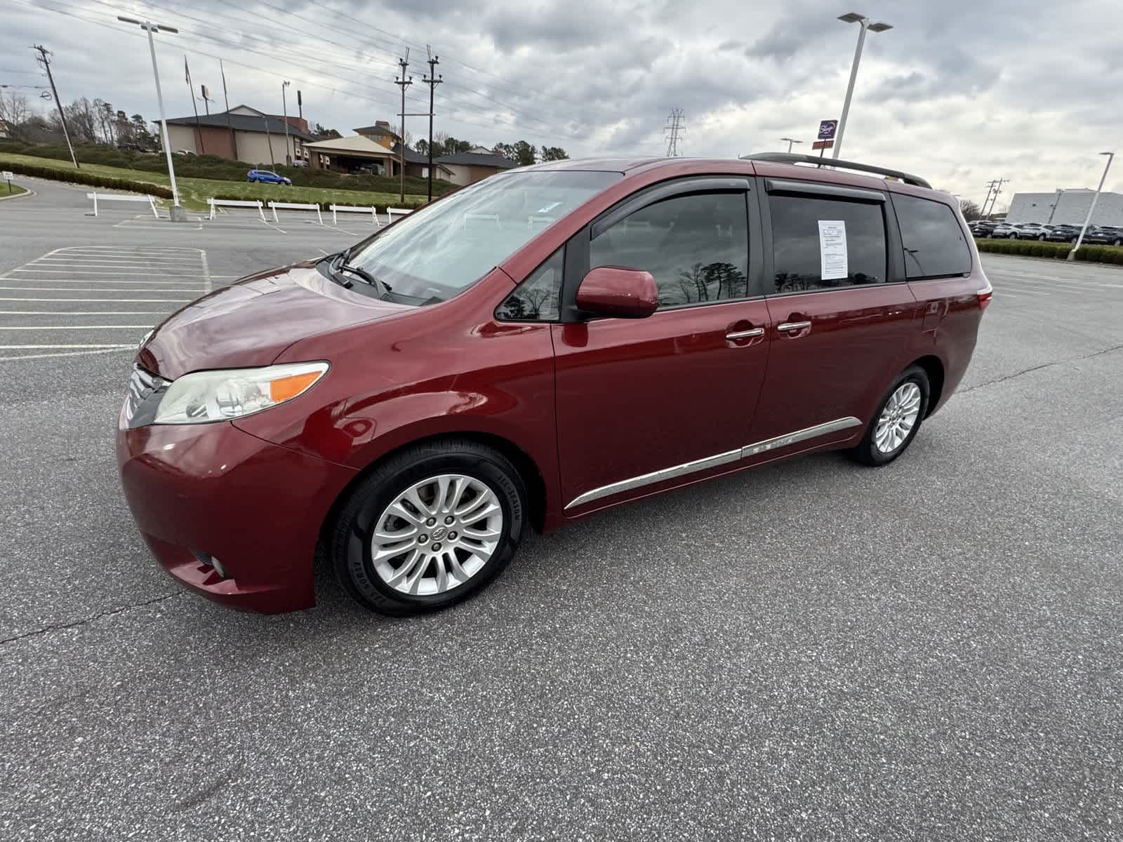 2015 Toyota Sienna XLE 4