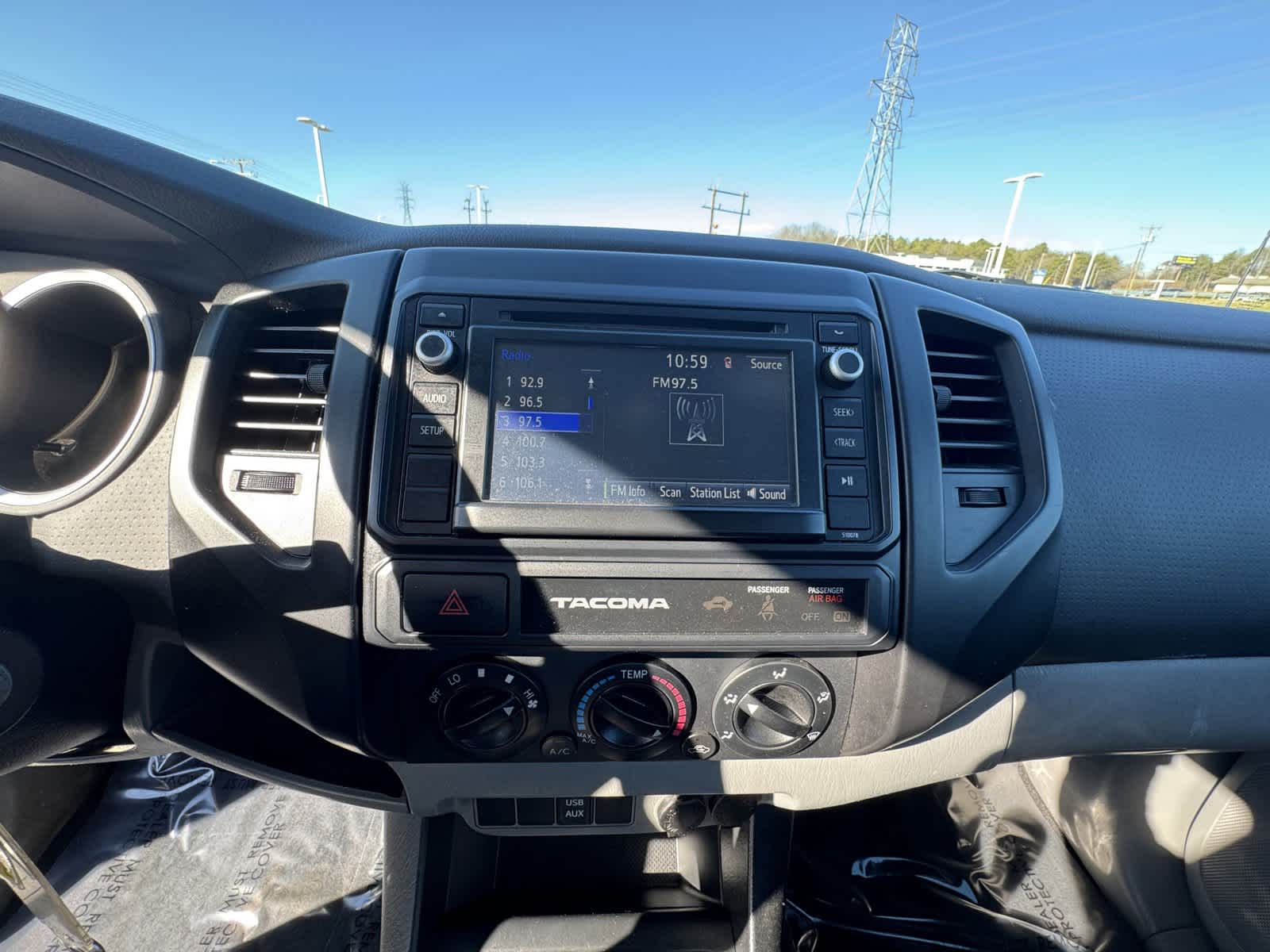 2015 Toyota Tacoma  24