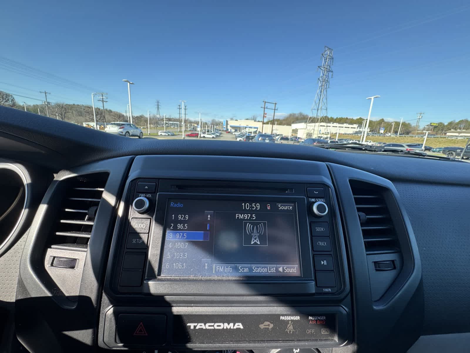 2015 Toyota Tacoma  25