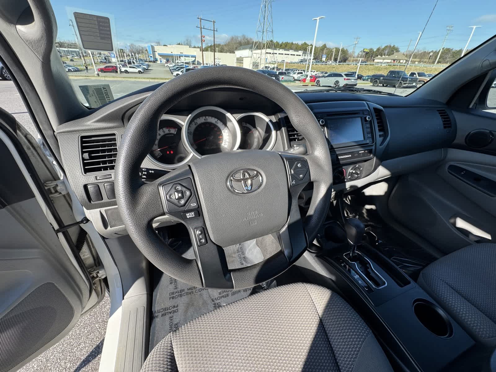 2015 Toyota Tacoma  17