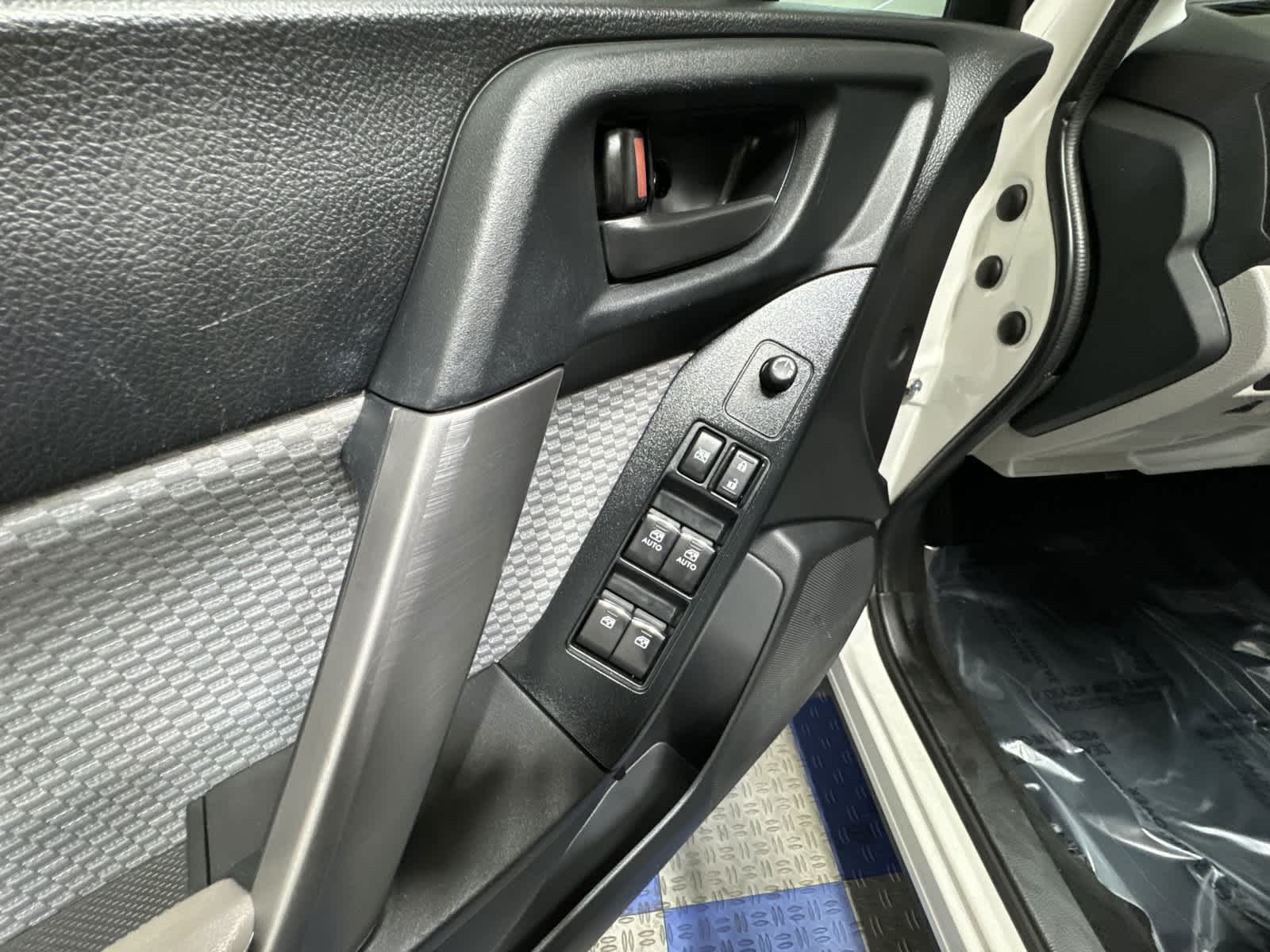 2018 Subaru Forester Premium 14