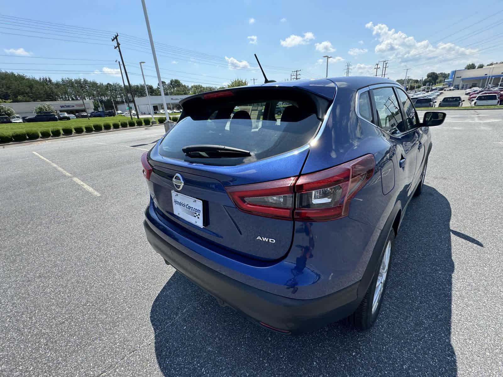 2021 Nissan Rogue Sport S 12