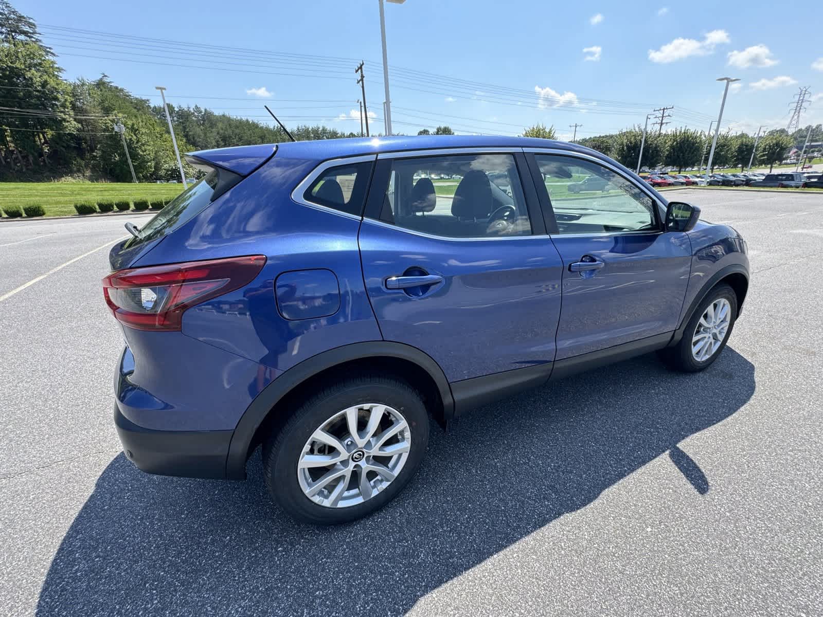 2021 Nissan Rogue Sport S 11