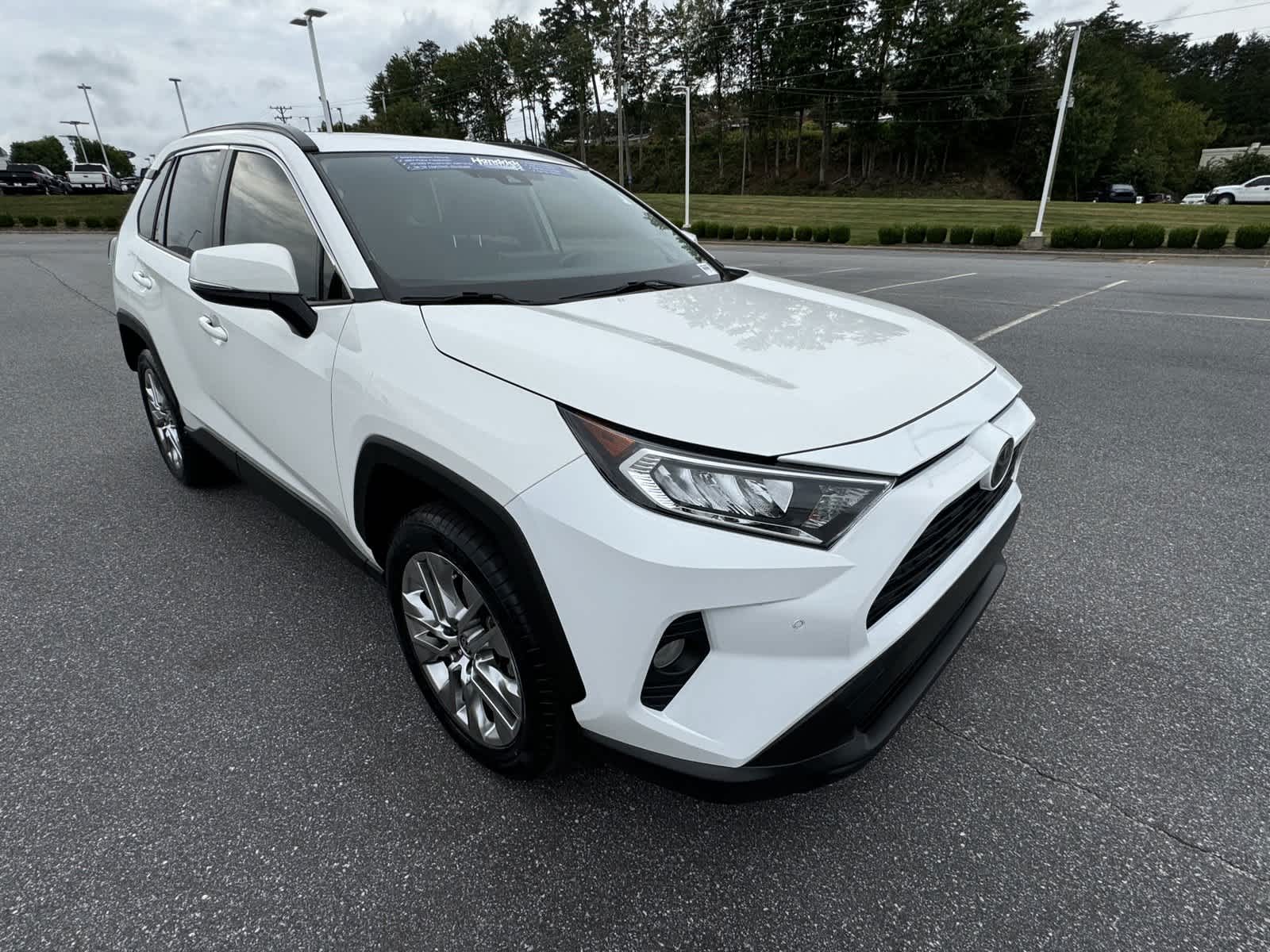 2020 Toyota RAV4 XLE Premium 14