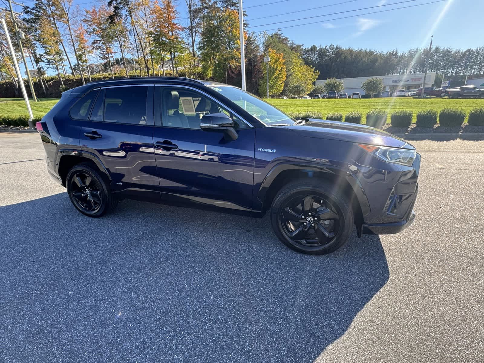 2019 Toyota RAV4 Hybrid XSE 2