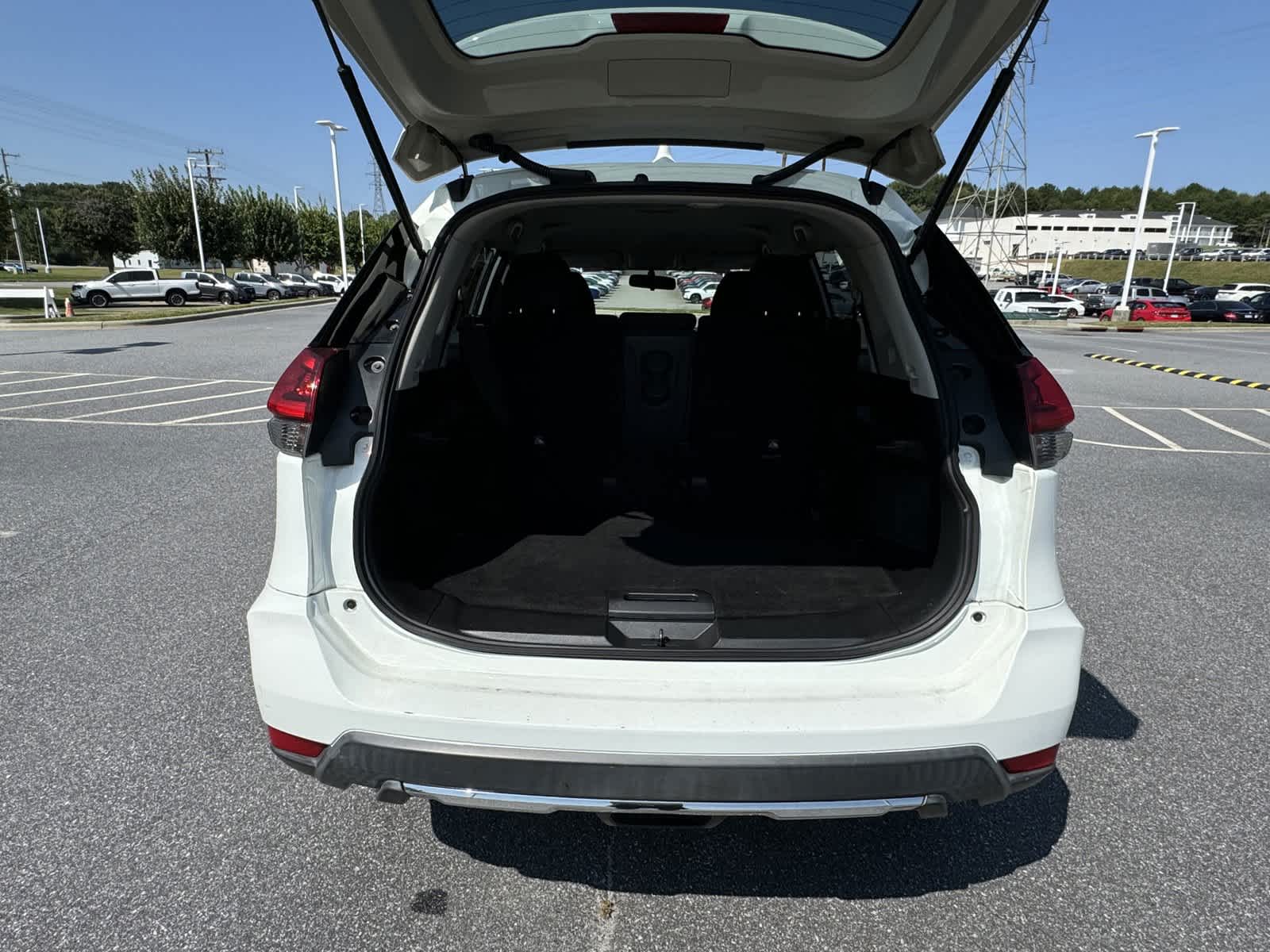 2018 Nissan Rogue S 29