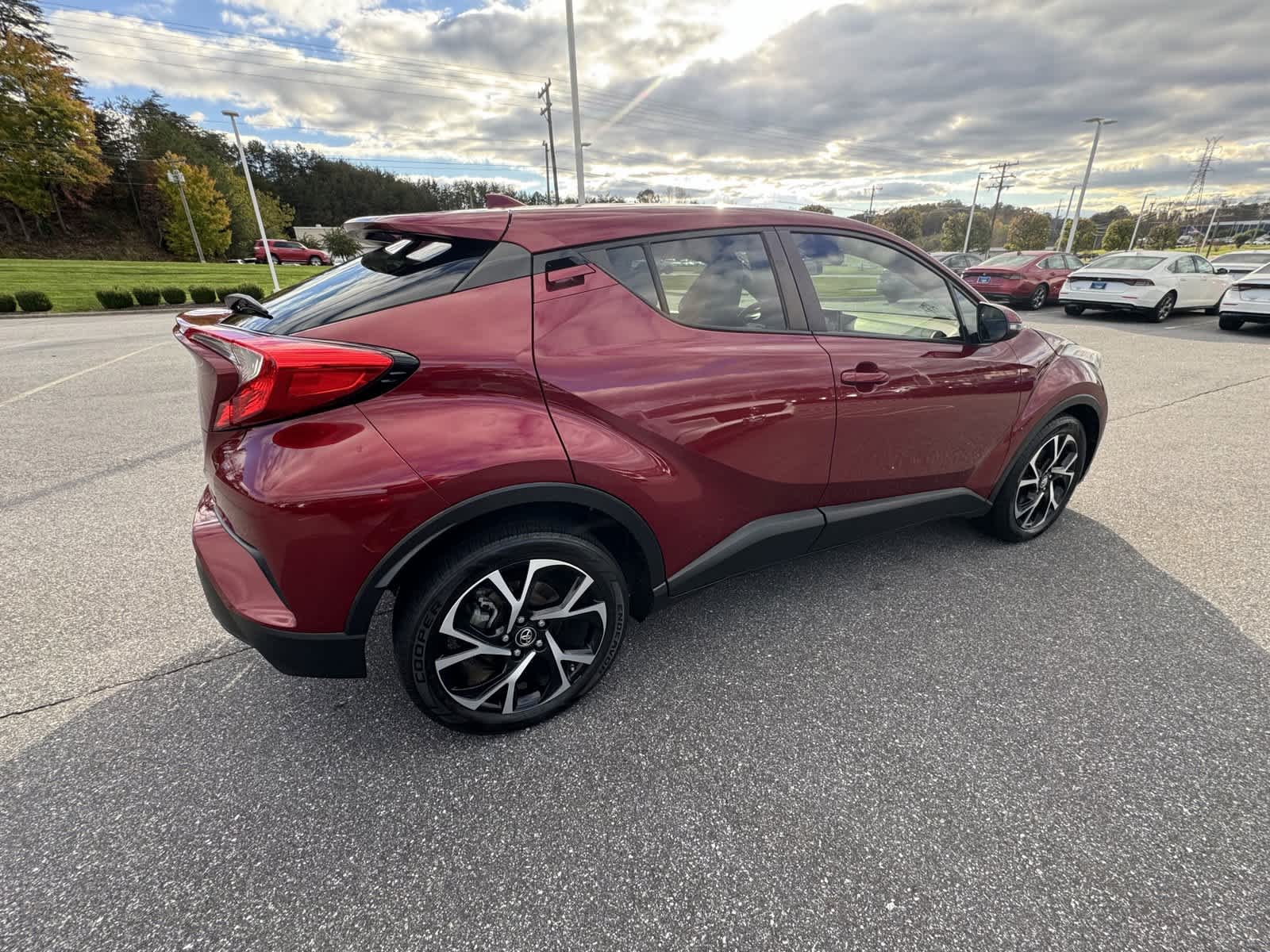 2018 Toyota C-HR XLE 12