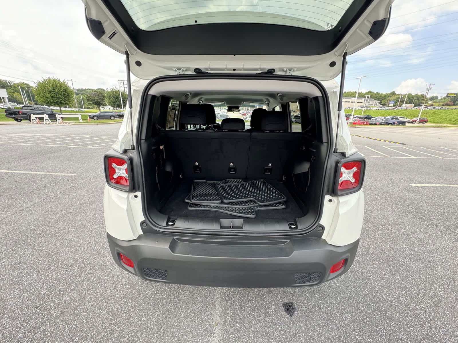 2023 Jeep Renegade Latitude 32