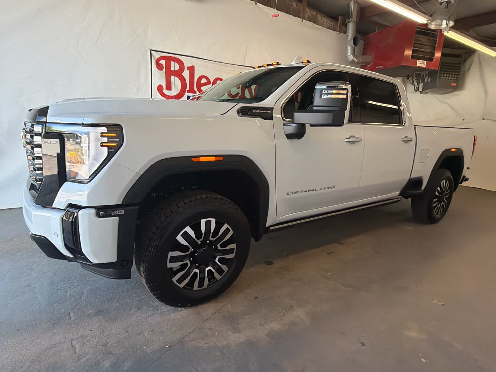 View vehicle photo 2