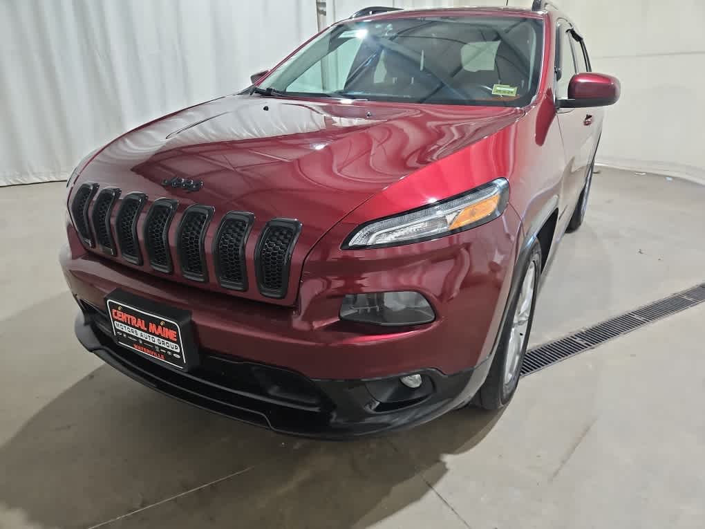 2018 Jeep Cherokee Latitude 4WD with Tech Connect Package   