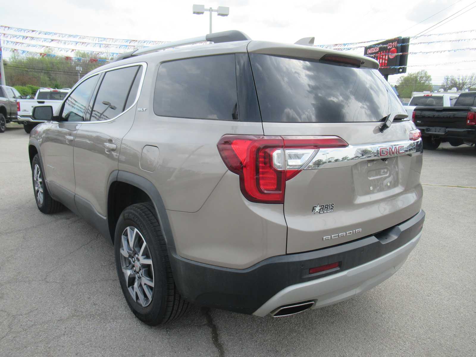 View vehicle photo 3