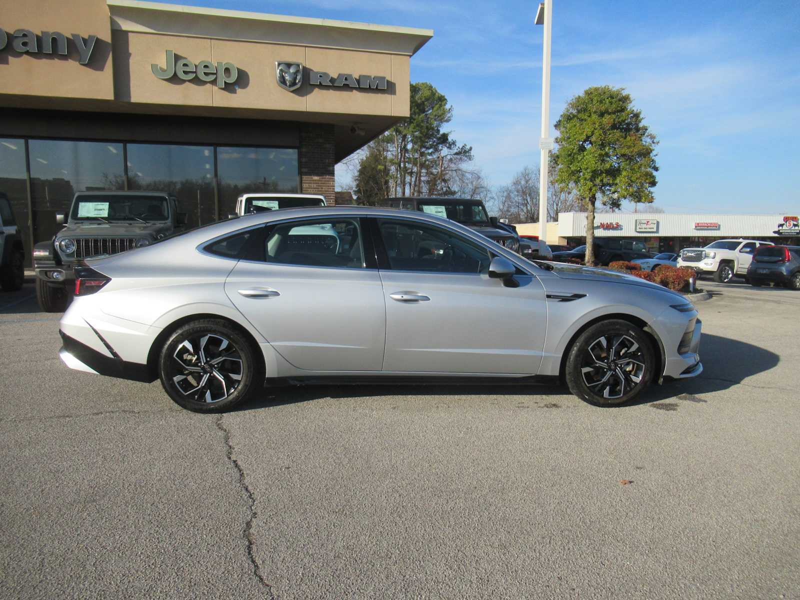 View vehicle photo 5