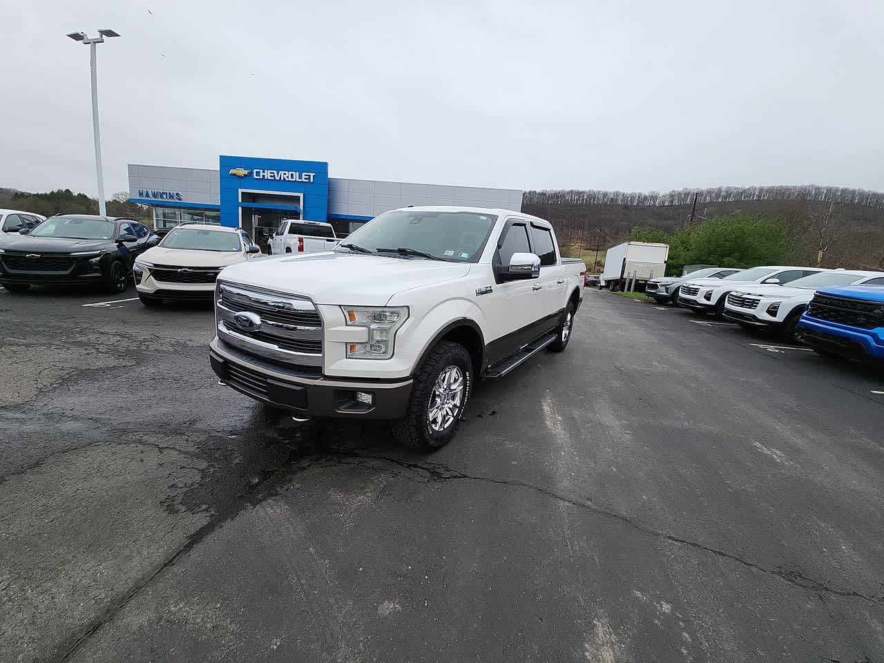 White Platinum Metallic Tri-Coat/Caribou 2017 Ford F-150 Lariat SuperCrew 4WD Pickup Truck Four-Wheel Drive 6-Speed Automatic