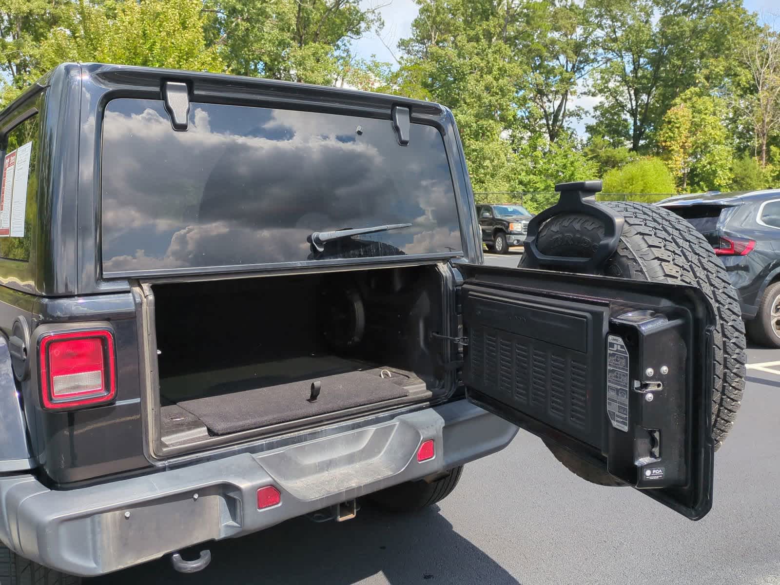 2021 Jeep Wrangler Unlimited Sahara Altitude 30