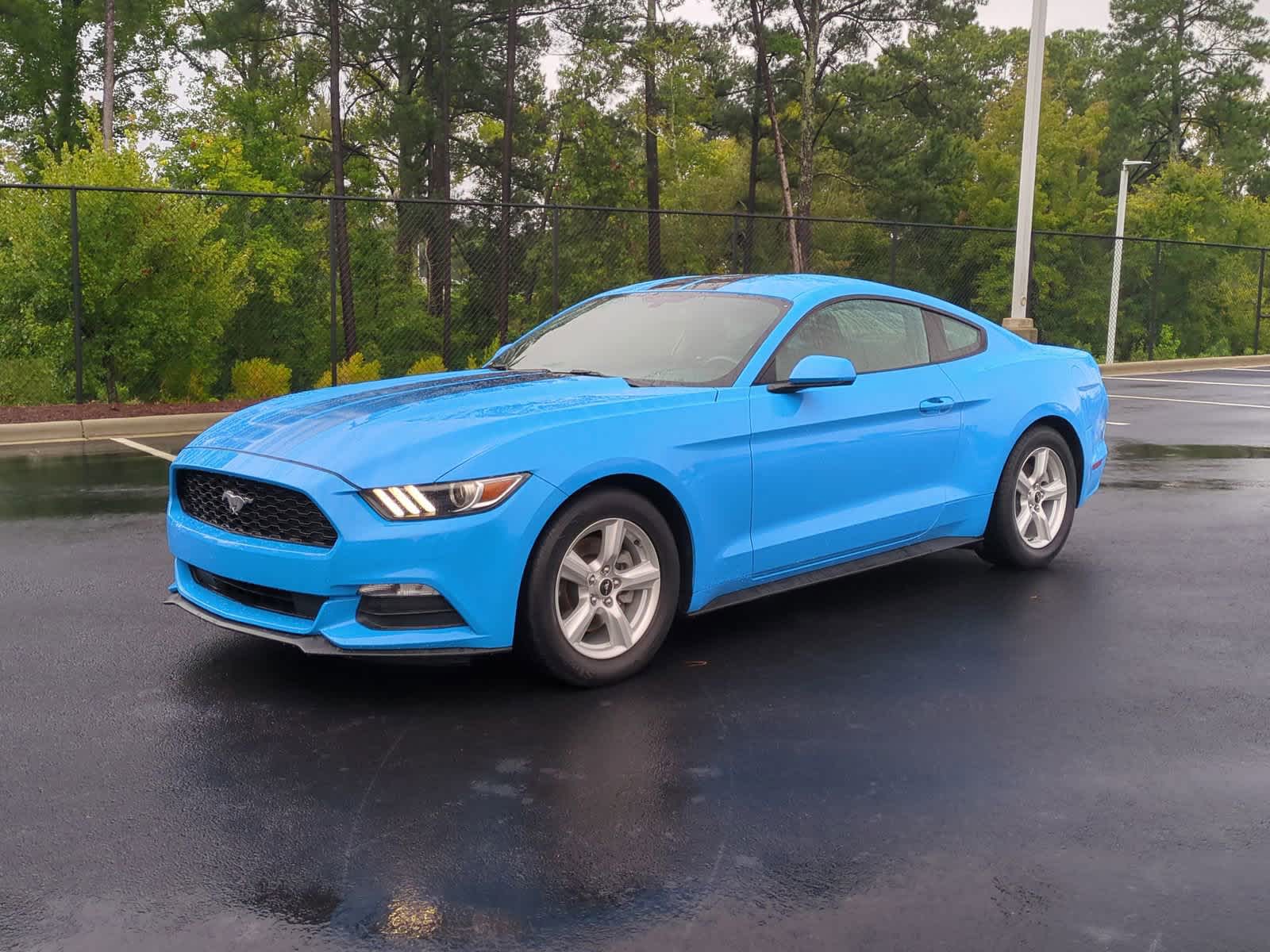 2017 Ford Mustang V6 4