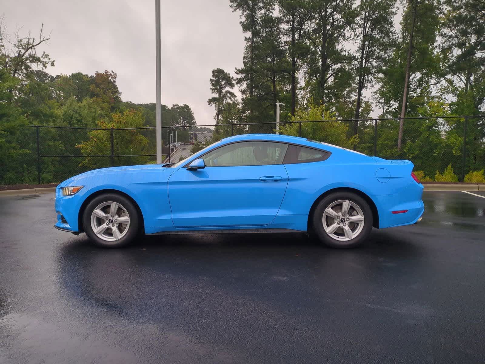 2017 Ford Mustang V6 7