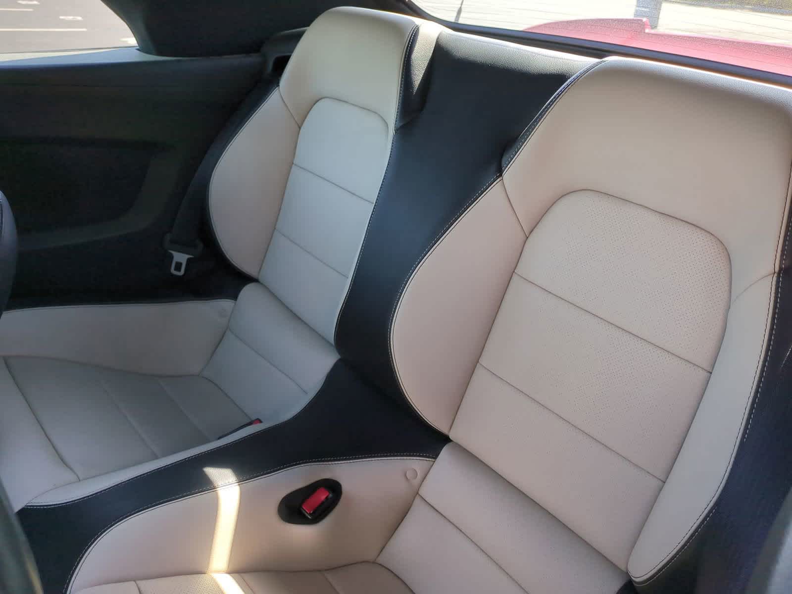 2015 Ford Mustang GT Premium 32