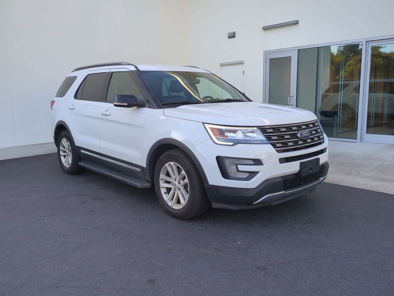 2017 Ford Explorer XLT 2