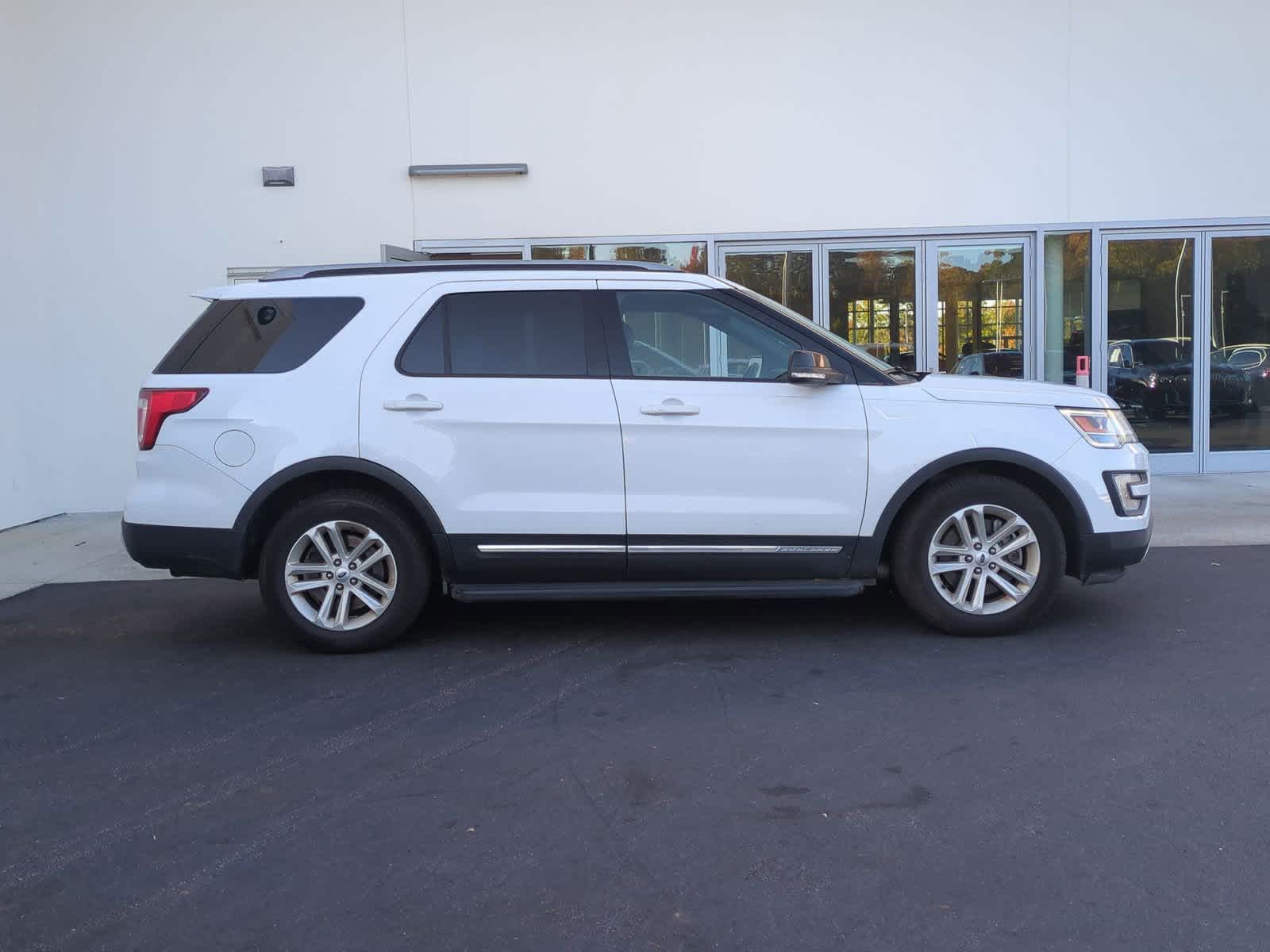 2017 Ford Explorer XLT 10