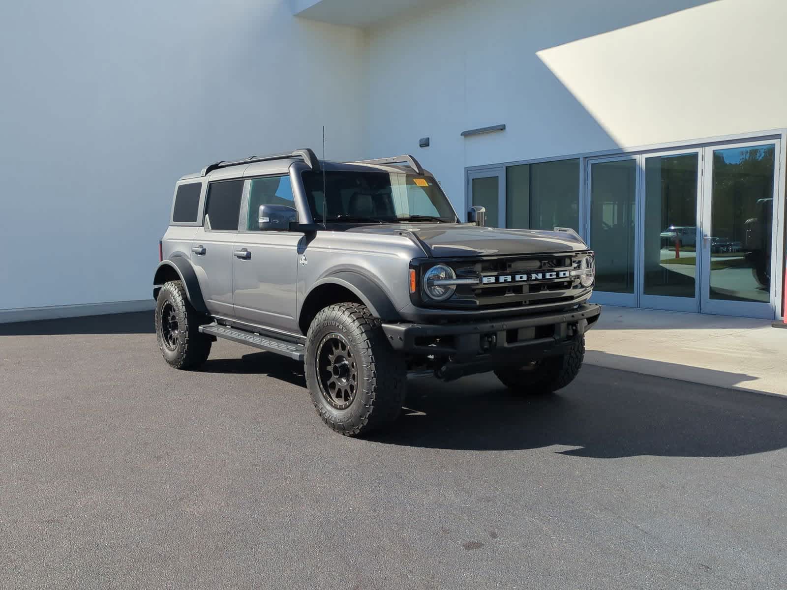 2022 Ford Bronco Outer Banks 2