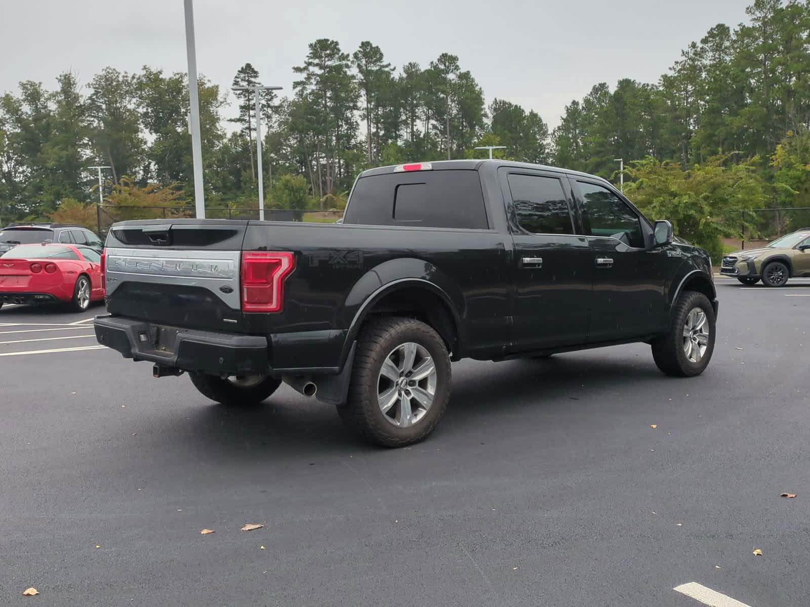 2015 Ford F-150 Platinum 4WD SuperCrew 157 10