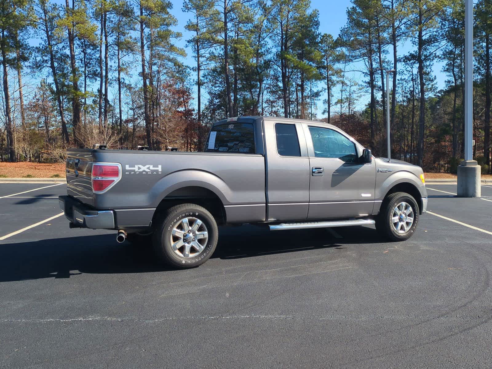 2014 Ford F-150 XLT 4WD SuperCab 145 8