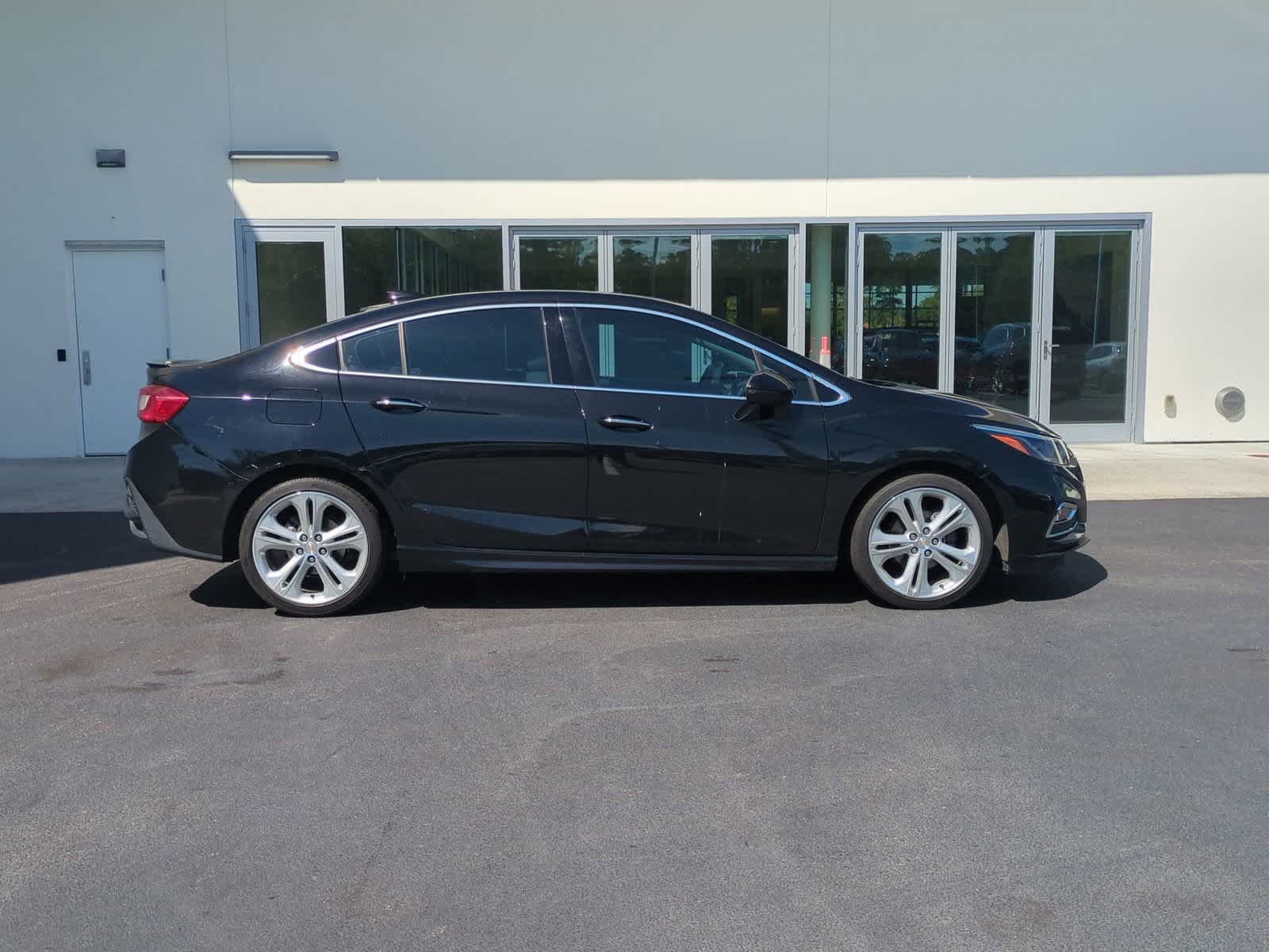 2018 Chevrolet Cruze Premier 11